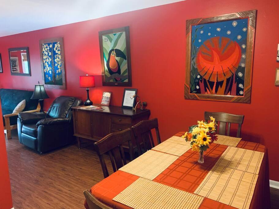 Family Friendly Downtown Home - Private Yard & Grill - Location, Location, Location! Athens Exteriér fotografie