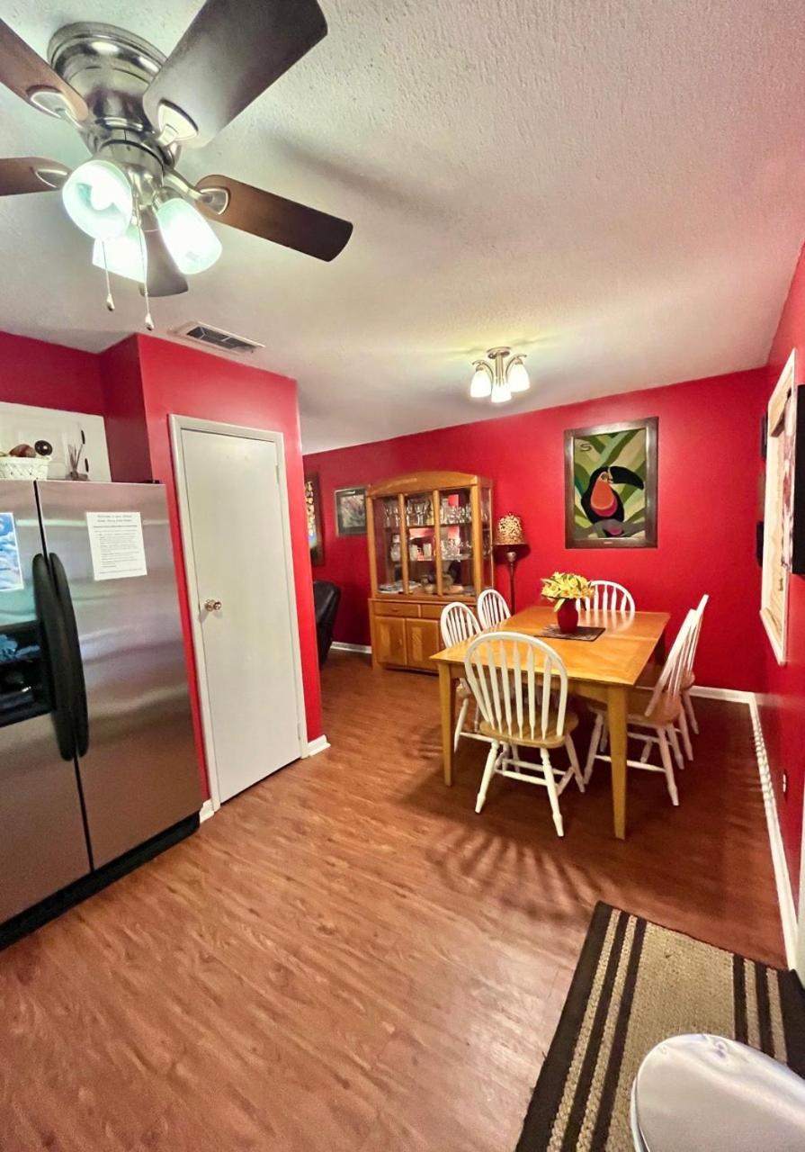 Family Friendly Downtown Home - Private Yard & Grill - Location, Location, Location! Athens Exteriér fotografie