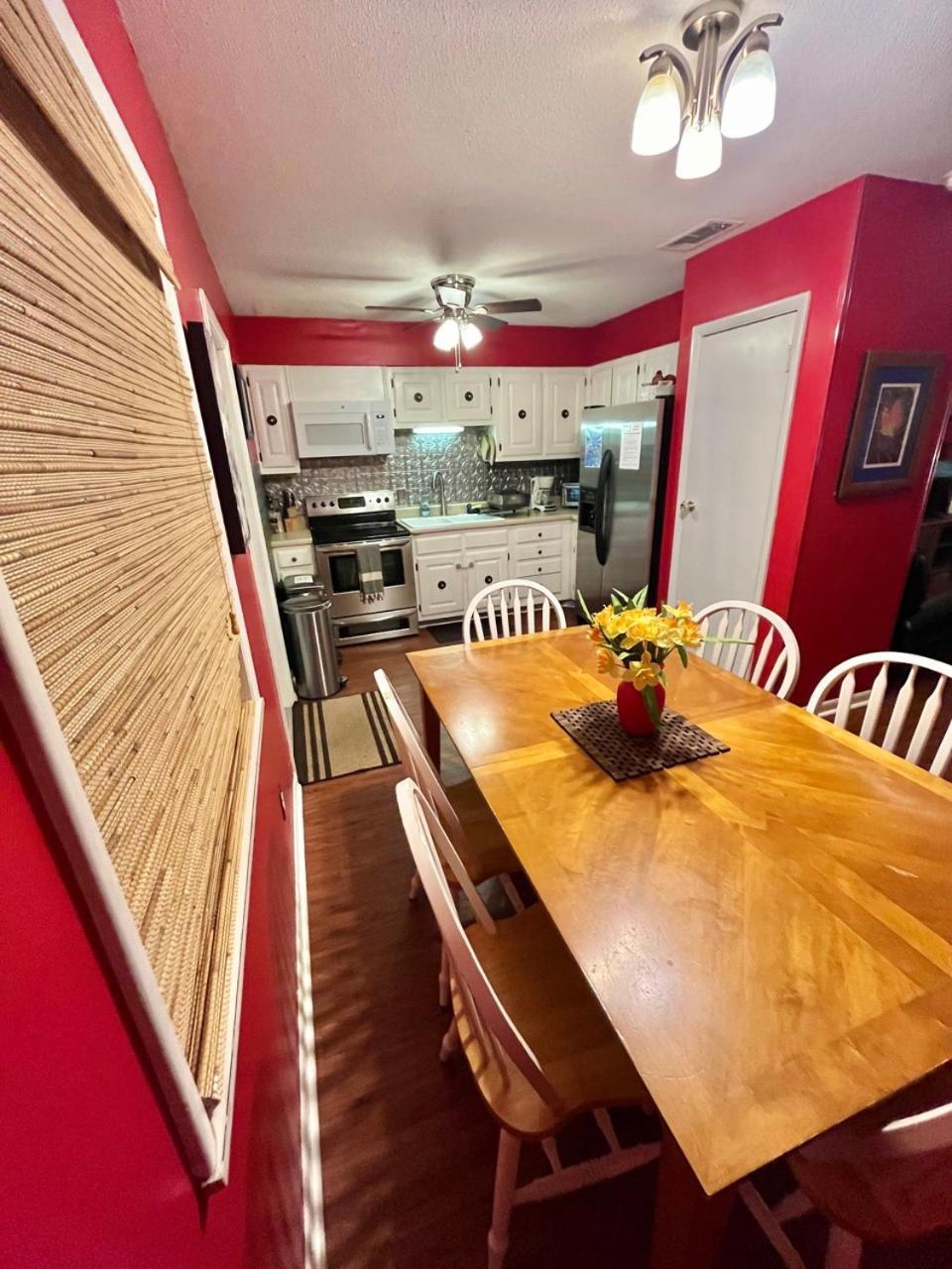 Family Friendly Downtown Home - Private Yard & Grill - Location, Location, Location! Athens Exteriér fotografie