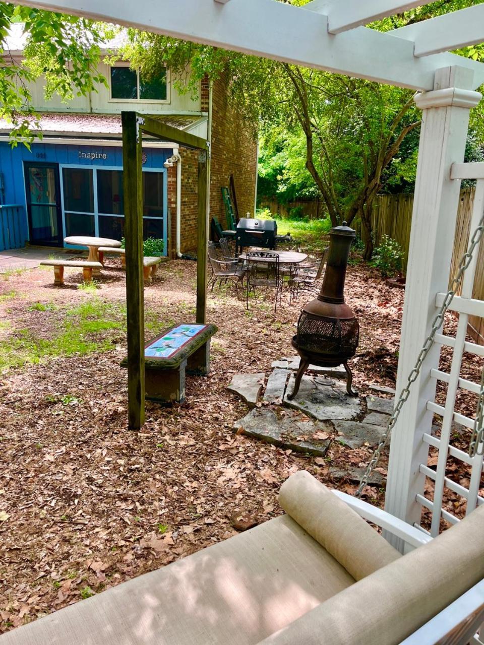 Family Friendly Downtown Home - Private Yard & Grill - Location, Location, Location! Athens Exteriér fotografie