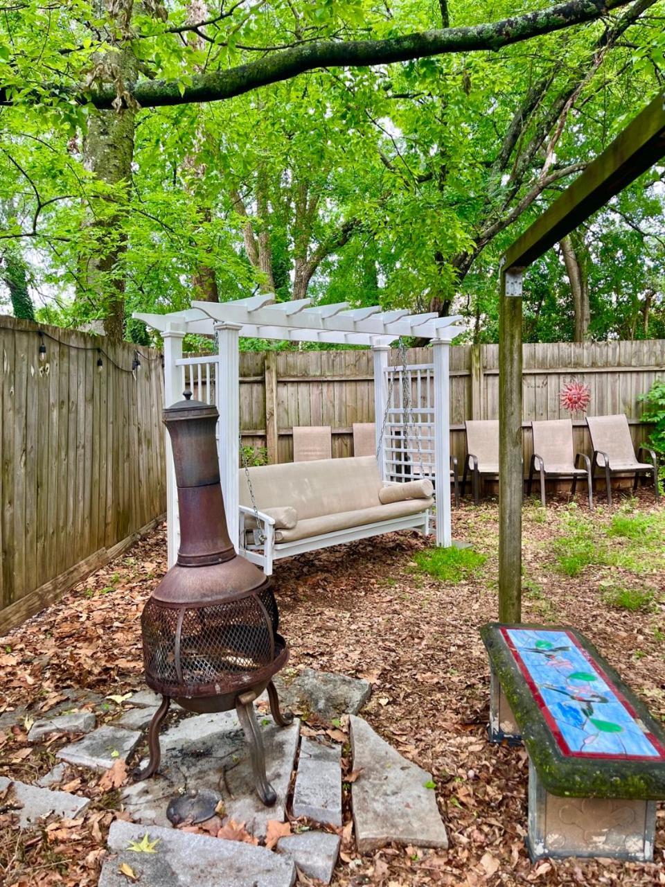 Family Friendly Downtown Home - Private Yard & Grill - Location, Location, Location! Athens Exteriér fotografie